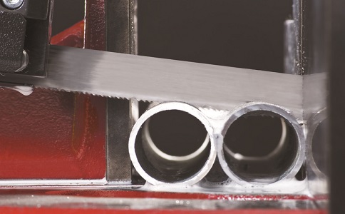 白山锯切金属材料时出现卡带锯条原因以及处理方法？